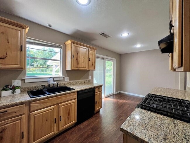 Building Photo - 1502 White Rd