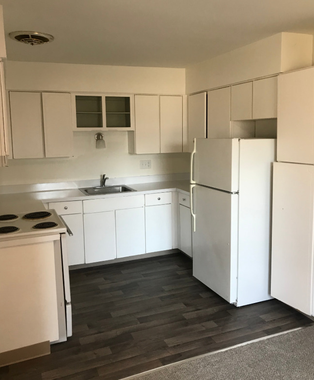 Primary Photo - Vernier Park Apartments