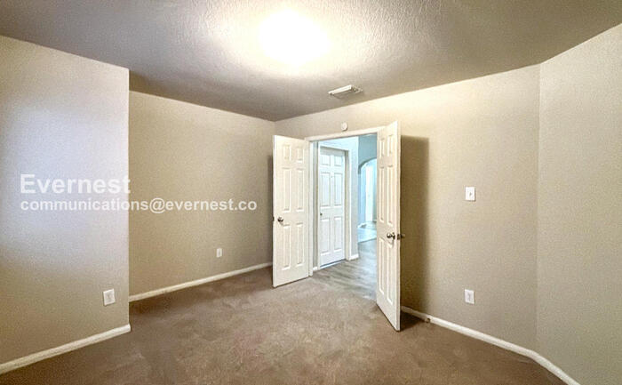 Building Photo - 6107 Wilcox Point Dr