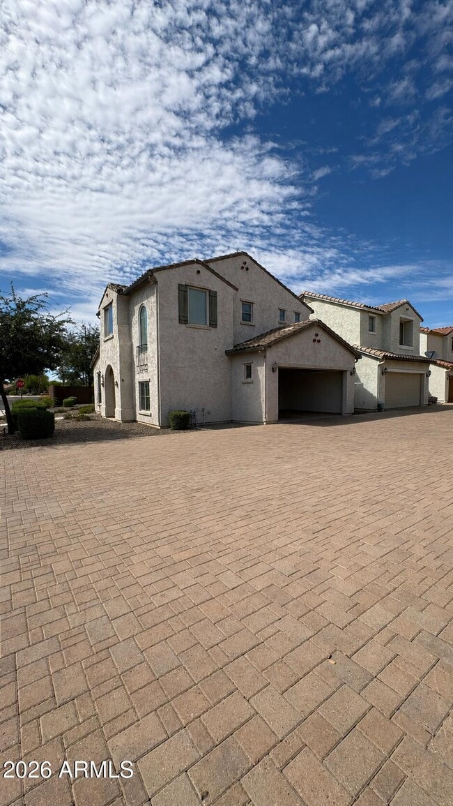 Building Photo - 5396 W Molly Ln