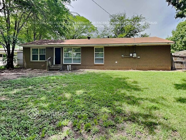 Building Photo - 3820 Norton Dr