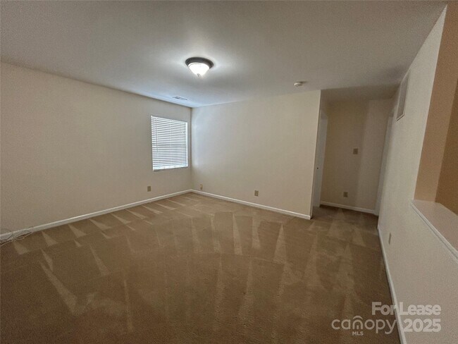Building Photo - 4718 Reinbeck Dr