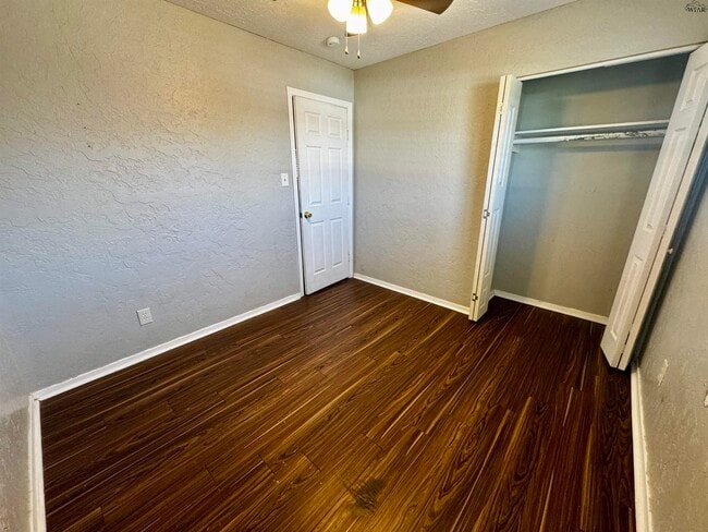 Building Photo - 1710 10th St