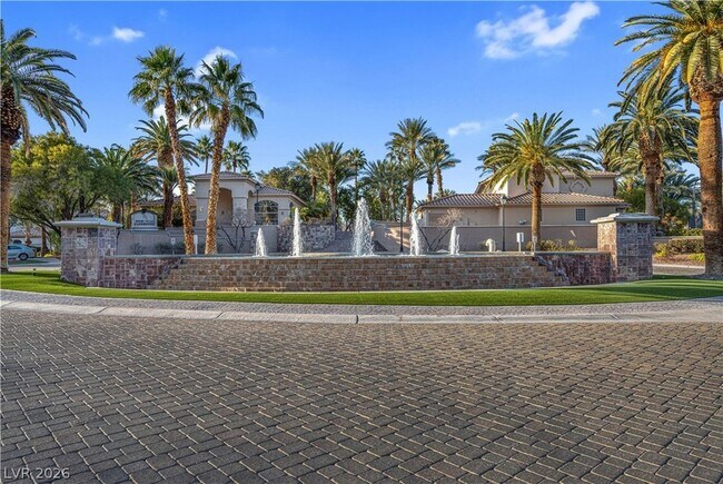 Building Photo - 2050 W Warm Springs Rd