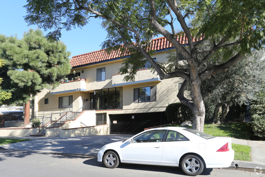 Primary Photo - 3414 Jasmine Ave