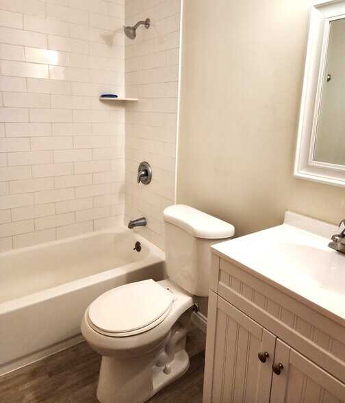 Building Photo - 296 Hockhockson