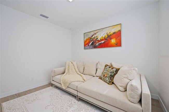 Building Photo - 7520 N Coolidge Ave