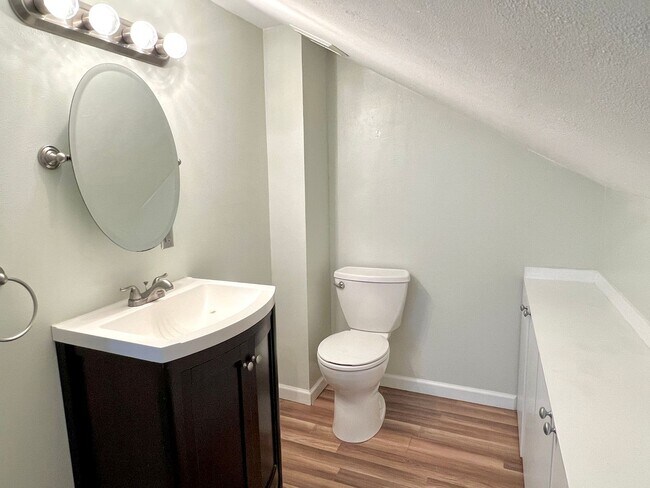 Building Photo - Charming Craftsman In The Heart Of Roseway Neighborhood