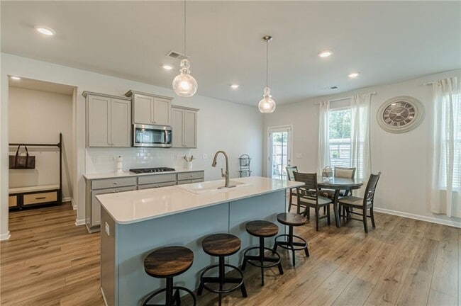 Building Photo - 4010 Diane Ln