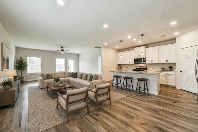 Building Photo - 8515 Lake Groove Ln
