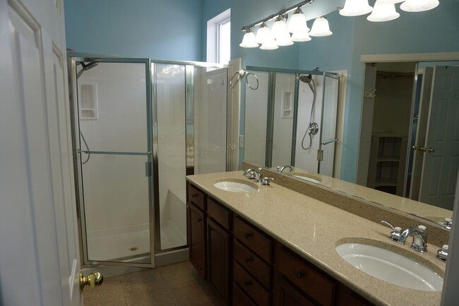 Building Photo - 10591 Iron Point Cir
