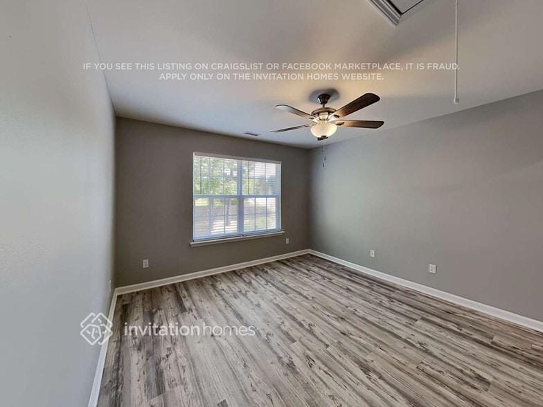 Building Photo - 3920 Laurel Glen Dr