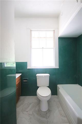 Building Photo - 922 Hillary St