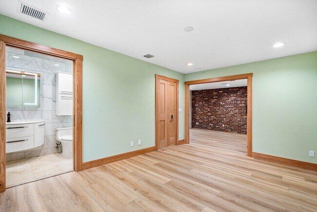 Building Photo - 289 Cape Cod Cir