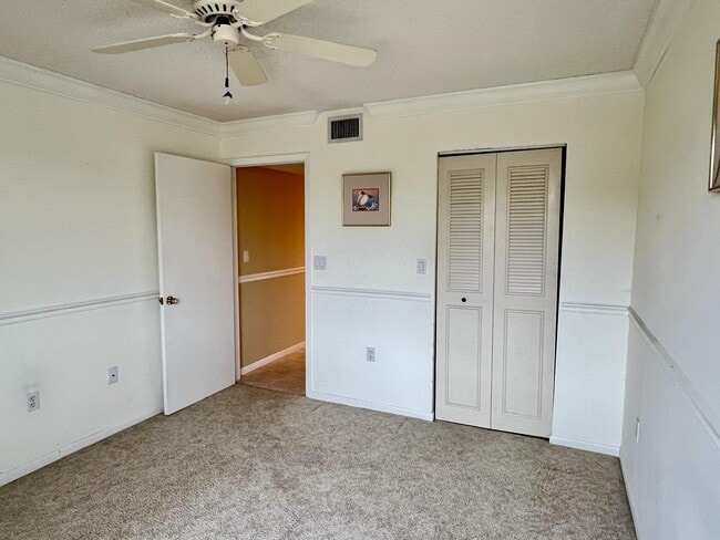 Building Photo - 104 Half Moon Cir
