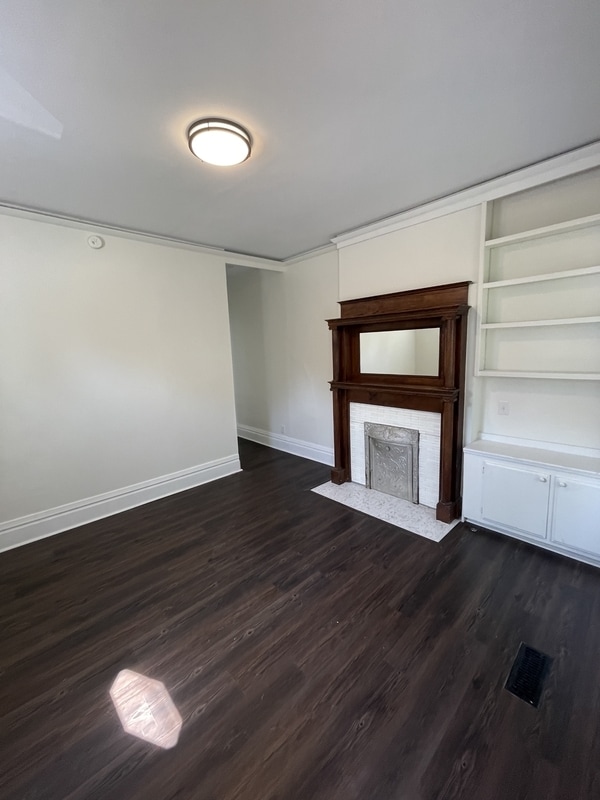 Building Photo - 299 Reinhard Ave