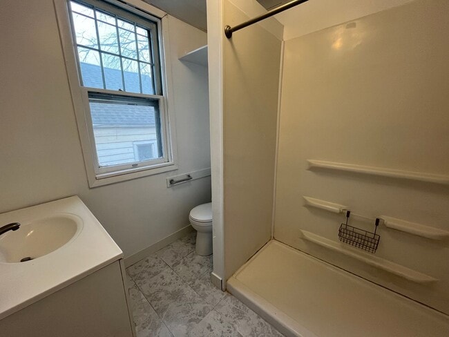 Building Photo - 158 5th St