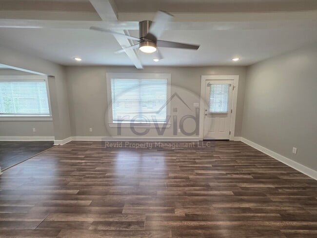 Building Photo - 3523 Barwood Cir