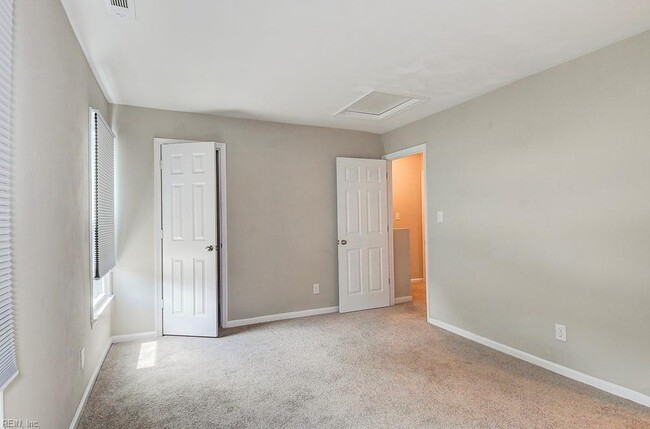 Building Photo - 435 Wayman Ln