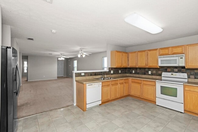 Building Photo - 5248 Sunsail Dr