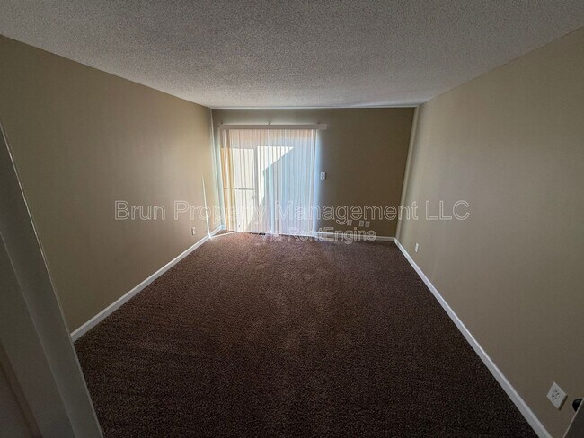 Building Photo - 334 Olympia Dr