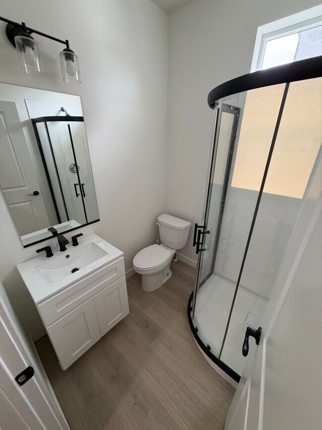 Building Photo - Cute Studio Apartment in Eagle Mountain!