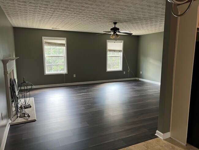 Building Photo - 65 Sampson Ct