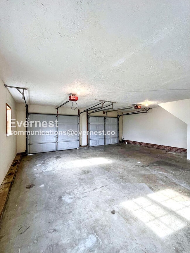 Building Photo - 408 Malibu Canyon Dr