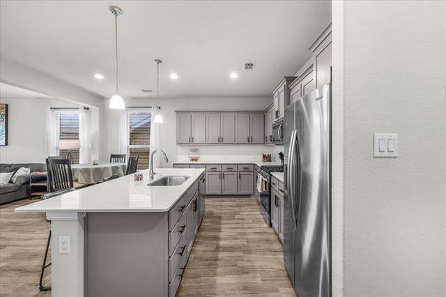 Building Photo - 2301 Shorthorn Dr