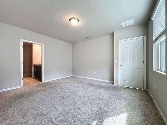 Building Photo - Wonderful like new and pet friendly home in Winter Haven