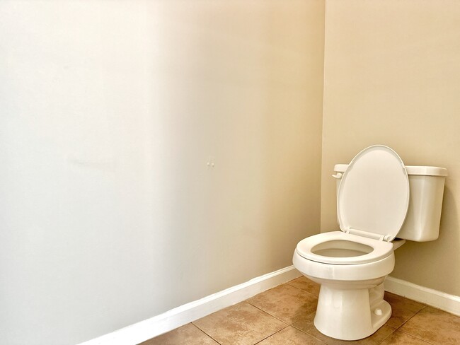 Building Photo - 5756 Emily Ln