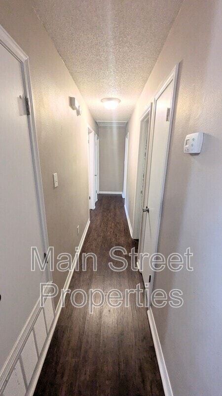 Building Photo - 7524 Sandy Creek Dr