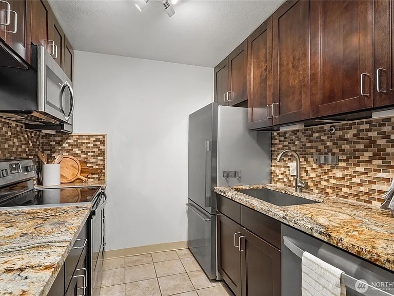 Building Photo - 800 N Allen Pl