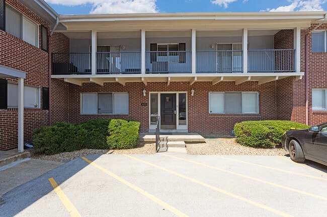 Building Photo - 425 W 87 Pl
