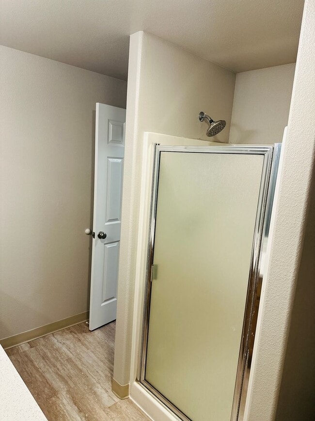 Building Photo - 710 SE 135th Ct