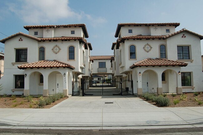 Primary Photo - 425 W Duarte Rd