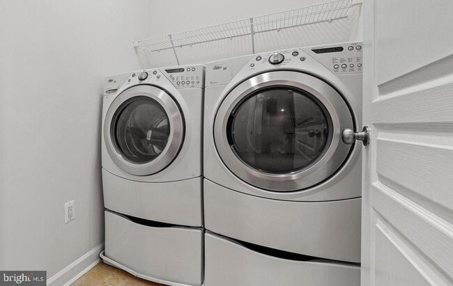 Building Photo - 7704 Water St