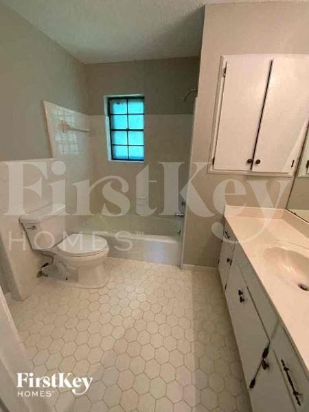 Building Photo - 5749 North St