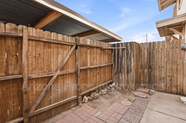 Building Photo - 3934 E Piccadilly Rd