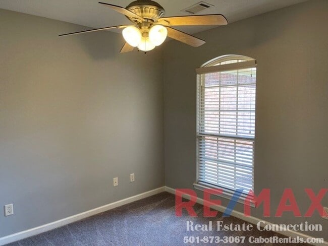 Building Photo - Sorry No Smoking and Pets Permitted with R...