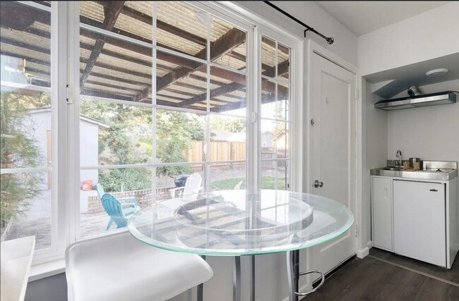 Building Photo - 251 C St