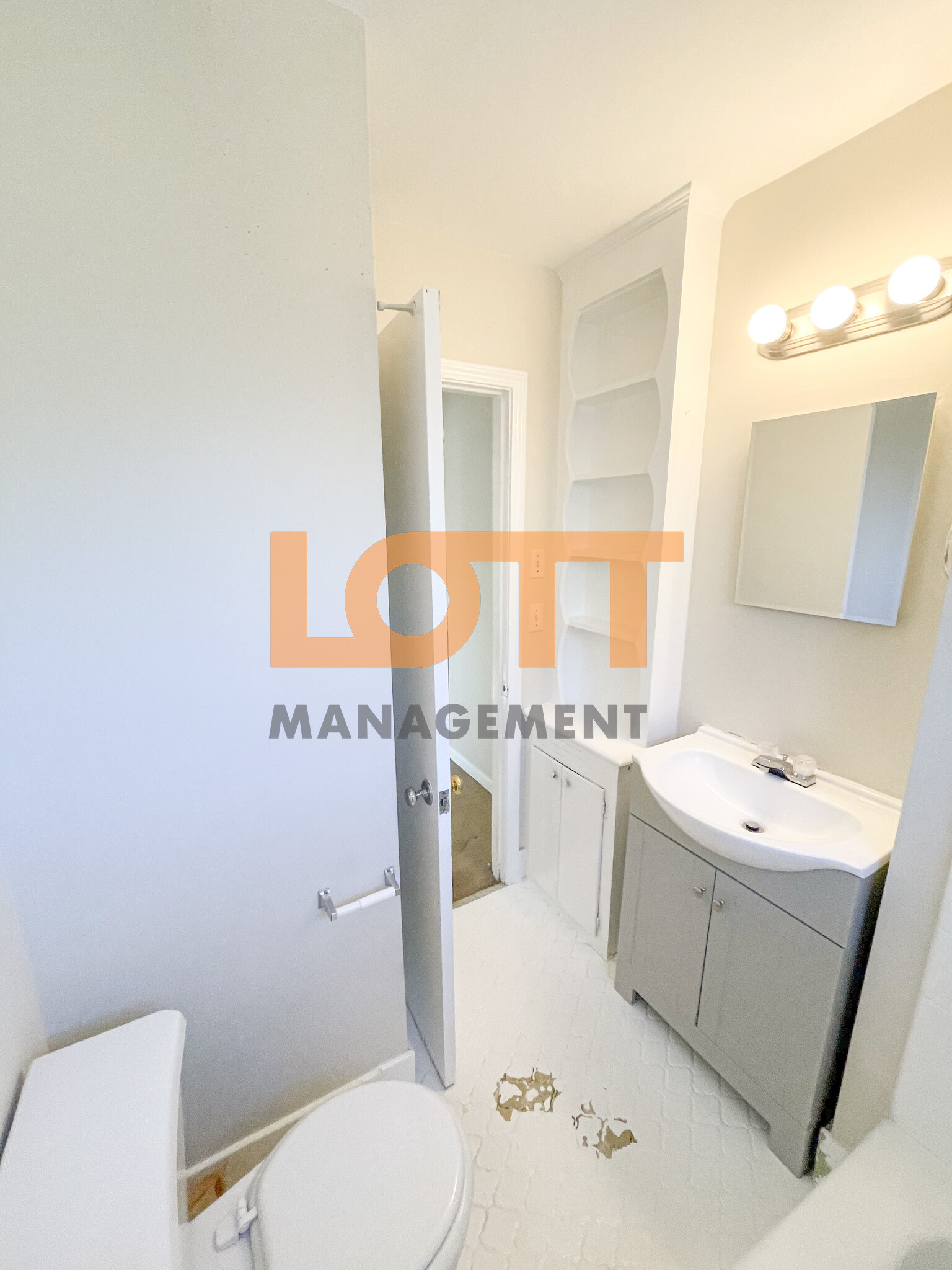 Building Photo - 2404 E Lee Rd