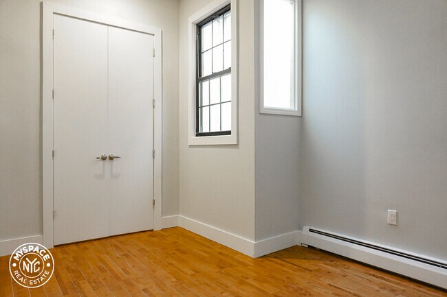 Building Photo - 1158 Fulton St