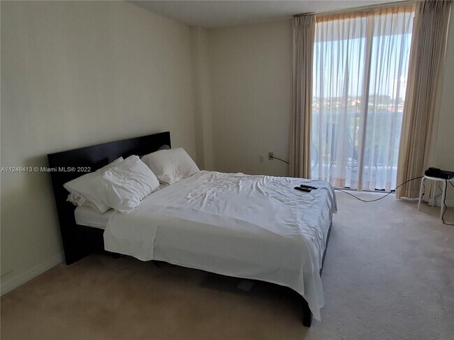 Building Photo - 20515 E Country Club Dr  841 Aventura Fl 3...