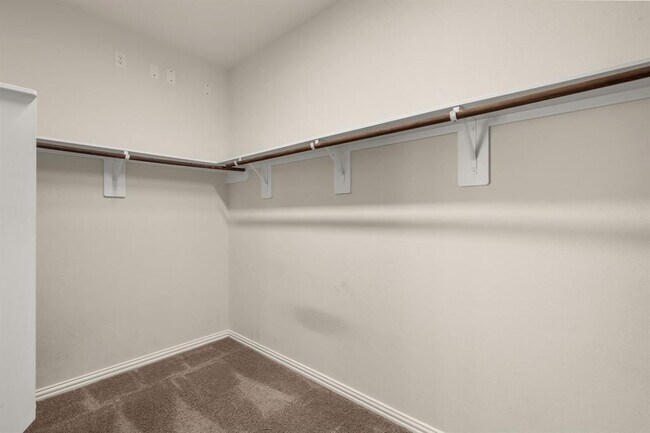 Building Photo - 4803 S Richwood Dr