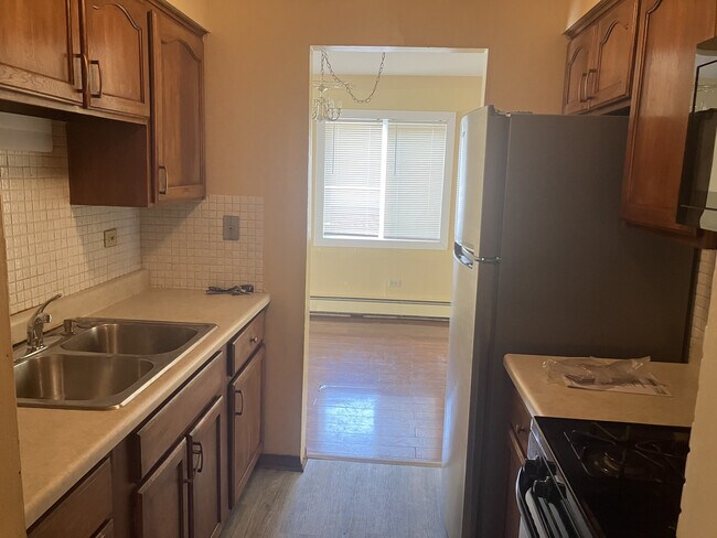 Building Photo - 550 Michigan City Rd