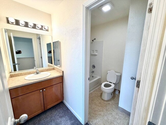 Building Photo - Freshly Painted w/ New Carpets 3 Bedroom, 2 Bath With Attached Garage