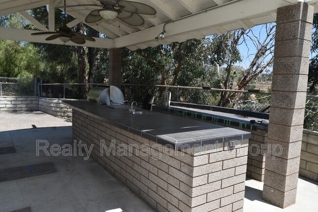 Building Photo - 1546 Arnheim Ct
