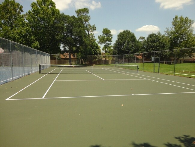 Building Photo - Water view 3/2 in Alafaya Woods. UPDATED k...