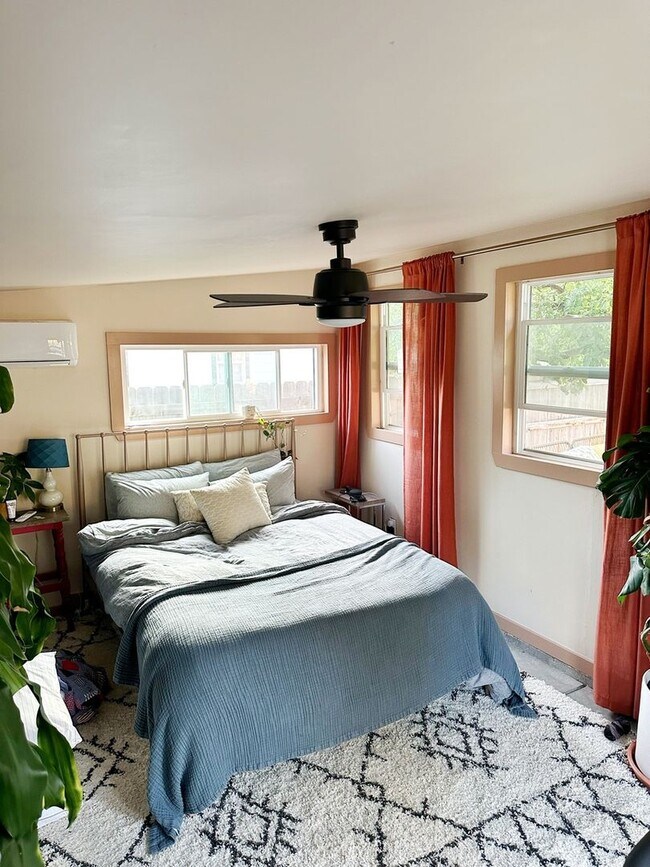 Building Photo - Downtown Loveland Home with Garage and Spa...